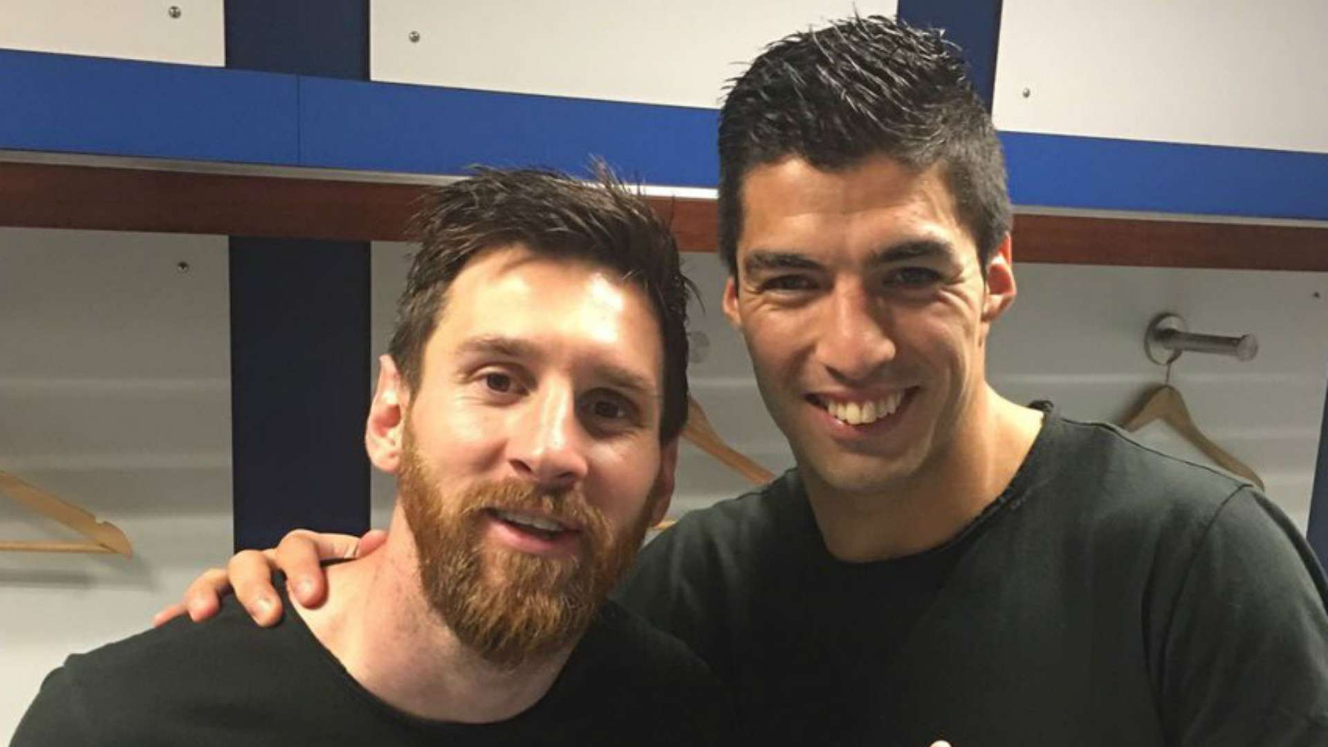 仅展现了球 仅展现了球